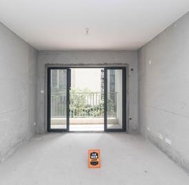 龙城金地中心 3室2厅89.45m²满五年