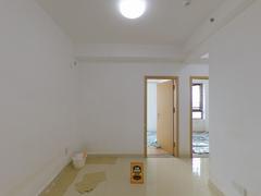 华盛峰荟名庭 3室1厅65.22m²满五年