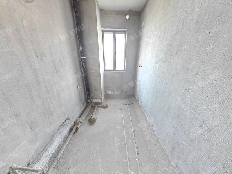 中山御城金湾花园卫生间照片_御城金湾花园 3室2厅136.96m²毛坯