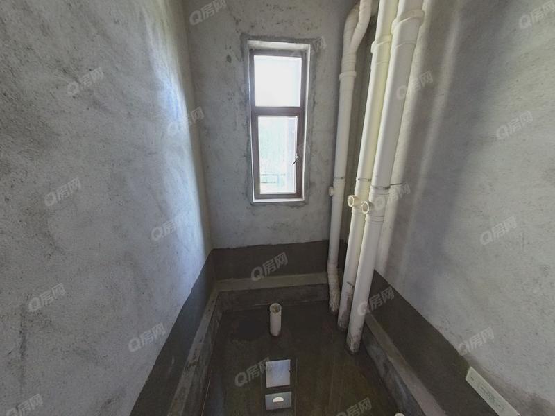 中山奥园香槟花园卫生间照片_奥园香槟花园 坦洲别墅  低于市场价急卖 大露台大花园带车位