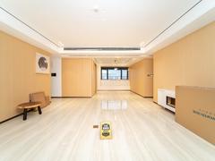 香山美墅果岭 4室2厅176.35m²整租