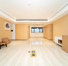香山美墅果岭 4室2厅176.35m²整租