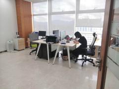 荣超金融大厦 业主诚心卖 价低税少 高区采光佳 户型方正使用率高