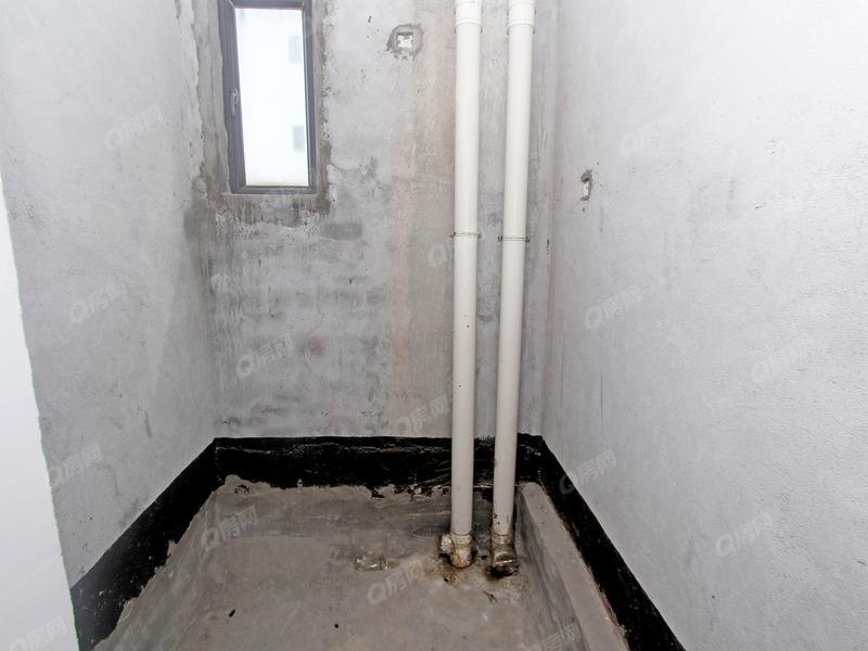 中山景观一品卫生间照片_景观一品 5室2厅202m² 毛坯方