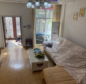 东郊小镇第四街区 4室2厅136m²整租