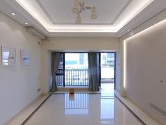 信义嘉御山五期 电梯四房 户型通透 家私电器齐全