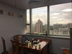 深华商业大厦 电梯口 超大展示面 朝南 精装装修