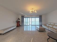 凤凰山一号 4室2厅221m²满五年