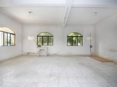 金沙花园 5室2厅230m²满五年