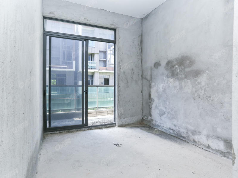 中山海伦堡六期卧室照片_海伦堡六期 别墅好房。毛坯。自己装修