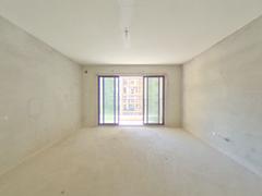 华发山庄 4室2厅191m²毛坯