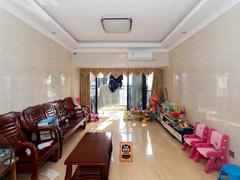 信义银信中心 3室2厅72.67m²整租