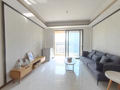蔚蓝公馆 3室2厅90m²整租