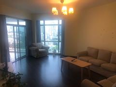 美加广场 3室2厅130m²整租