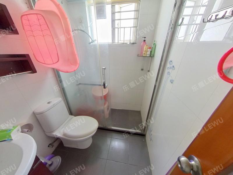 深圳百合星城(二期)卫生间照片_百合星城(二期) 4室2厅117.48m²整租