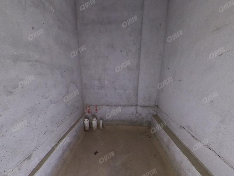 中山凯茵又一城卫生间照片_凯茵又一城 4室2厅238m²毛坯